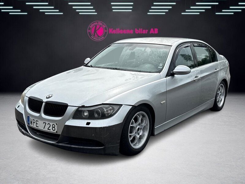 Ljusgrå Begagnad 2005 BMW 320 Advantage Sedan | 19 900 kr (Superpris) - Bild 1/4