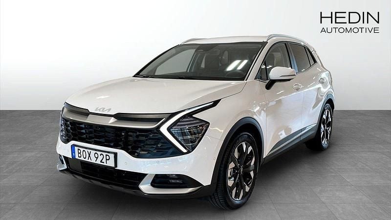Vit (white) Begagnad 2024 Kia Sportage Advance SUV | 399 900 kr (Marknadspris) - Bild 1/4