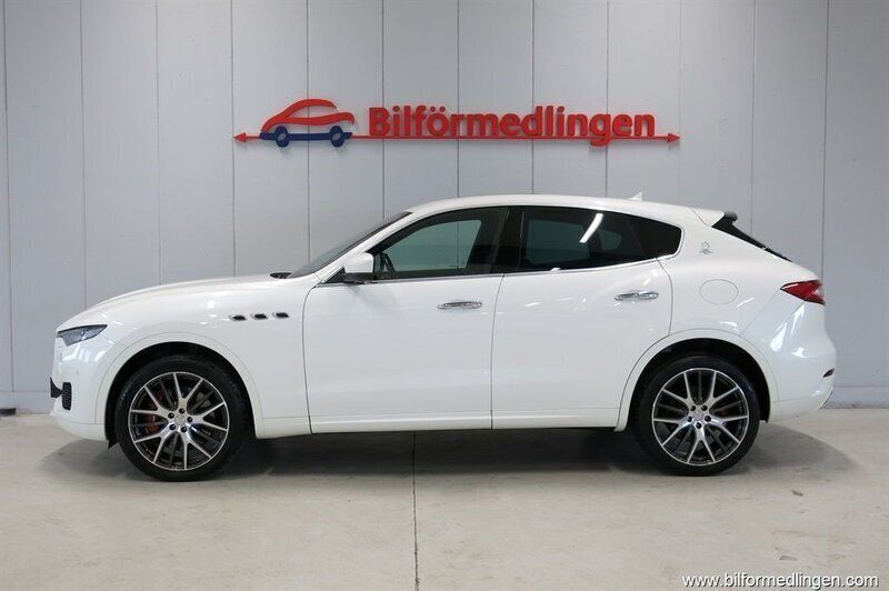 Vit samma som bilen Begagnad 2016 Maserati Levante SUV | 414 900 kr - Bild 1/4