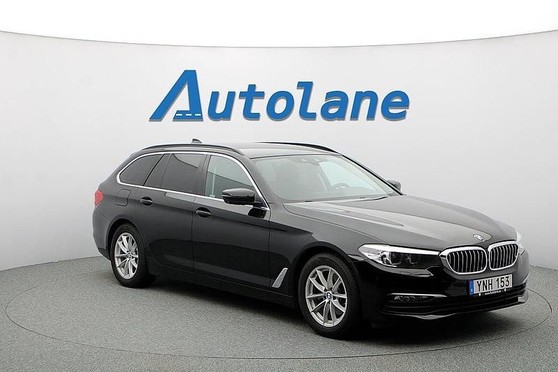 Svart Begagnad 2017 BMW 520 Kombi | 209 900 kr (Lite dyr) - Bild 1/3