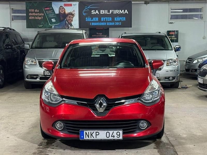Begagnad Renault Clio IV 90 HK (66 kW) 2013 Röd Halvkombi