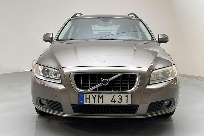 Begagnad Volvo V70 Momentum 200 HK (147 kW) 2009 Grå Kombi