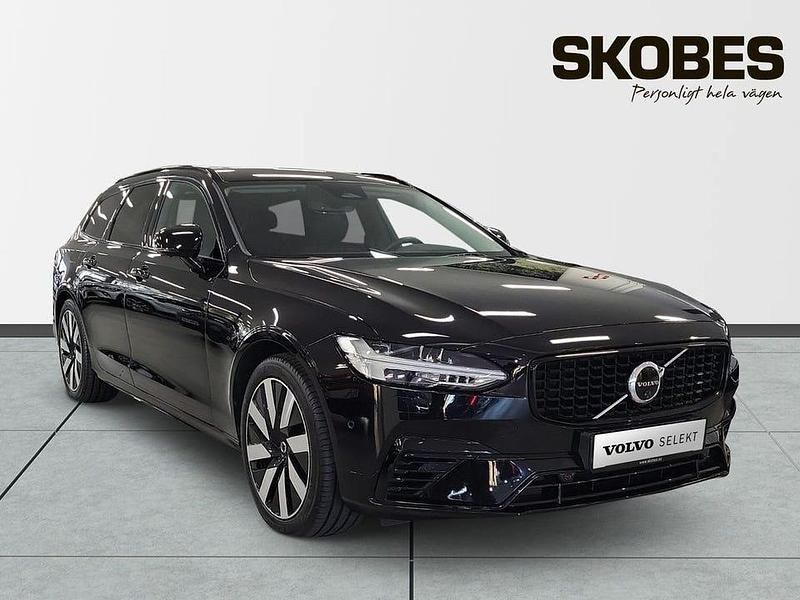 Svart Begagnad 2025 Volvo V90 Plus Kombi | 529 400 kr - Bild 1/4