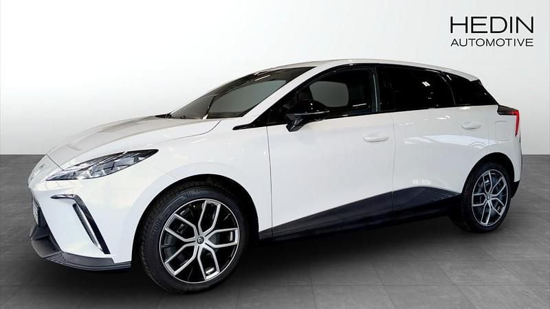 Vit Begagnad 2023 MG MG4 EV Luxury Halvkombi | 334 900 kr (Bra pris) - Bild 1/4