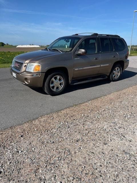 Brun Begagnad 2002 GMC Envoy SUV | 45 000 kr - Bild 1/4