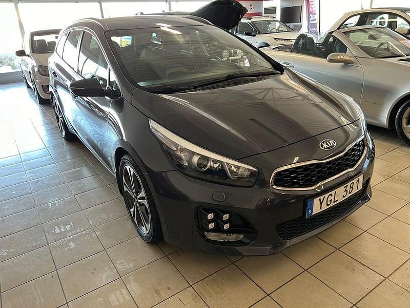 Grå Begagnad 2016 Kia Ceed Sportswagon GT-Line Kombi | 94 000 kr (Marknadspris) - Bild 1/4