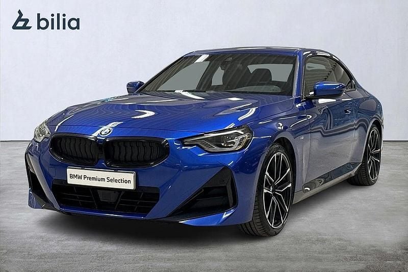 Blå Begagnad 2022 BMW 220 M Sport Sportkupé | 359 900 kr (Dyr) - Bild 1/4