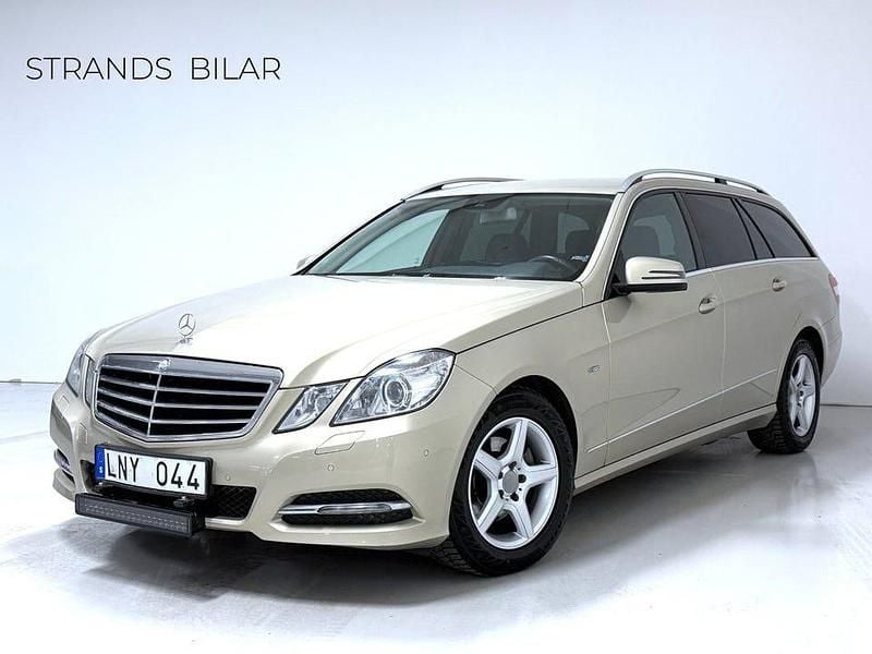 Ljusbrun Begagnad 2010 Mercedes E220 Avantgarde Kombi | 139 000 kr (Lite dyr) - Bild 1/4