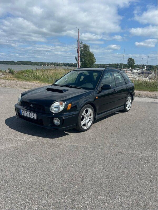 Svart Begagnad 2002 Subaru Impreza Kombi | 62 000 kr - Bild 1/4