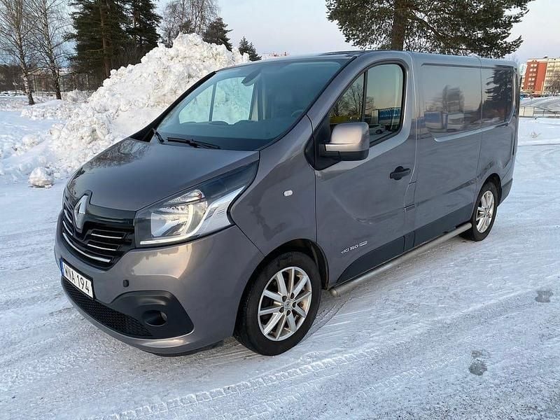 Begagnad 2015 Renault Trafic Minibuss | 109 000 kr - Bild 1/4