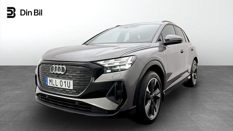 Tyfongrå metallic Begagnad 2024 Audi Q4 e-tron S-Line SUV | 579 000 kr (Marknadspris) - Bild 1/4