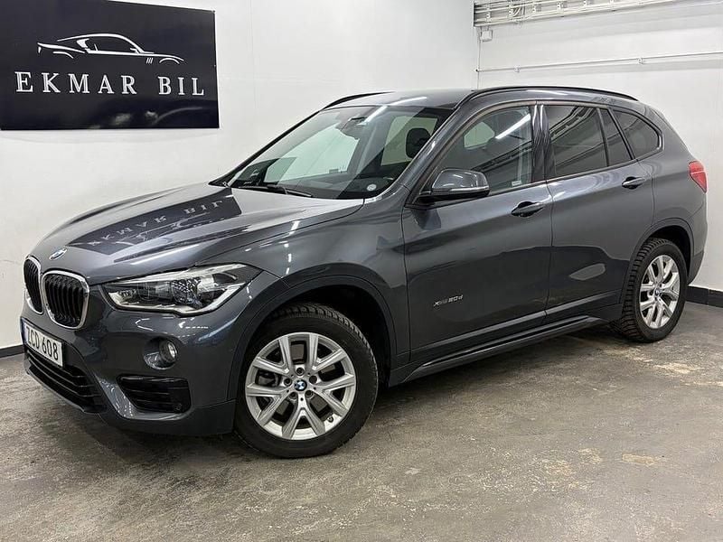 Begagnad BMW X1 Sport Line 190 HK (139 kW) 2017 Grå SUV