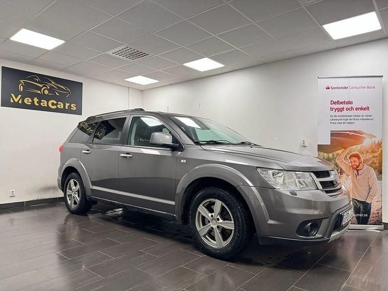 Grå Begagnad 2013 Fiat Freemont SUV | 89 900 kr (Marknadspris) - Bild 1/4