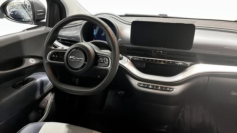 Begagnad Fiat 500e Icon 86 kW (118 HK) 2022 Grå Halvkombi