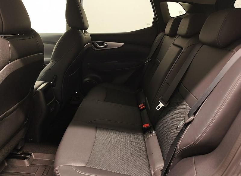 Begagnad Nissan Qashqai Tekna 160 HK (117 kW) 2020 Grå SUV