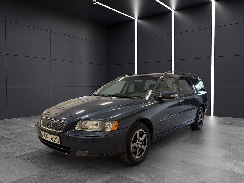 Blå Begagnad 2007 Volvo V70 Momentum Kombi | 44 900 kr (Marknadspris) - Bild 1/4