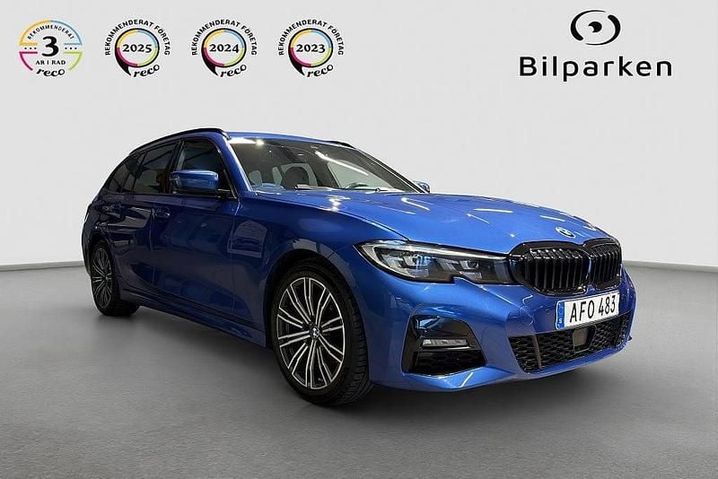 Blå Begagnad 2019 BMW 320 M Sport Kombi | 239 990 kr (Lite dyr) - Bild 1/4