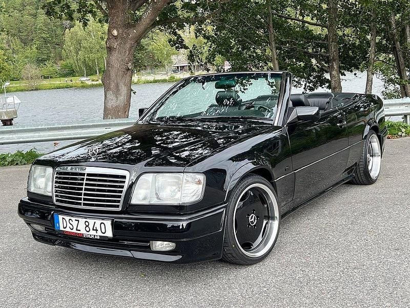 Svart Begagnad 1993 Mercedes E300 AMG Cab | 229 900 kr - Bild 1/4