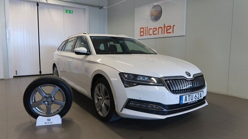 Vit Begagnad 2020 Skoda Superb Kombi | 279 900 kr (Bra pris) - Bild 1/3