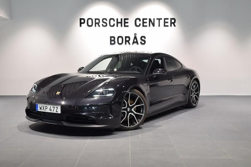 Svart (black) Ny 2024 Porsche Taycan Sedan | 1 159 000 kr - Bild 1/4