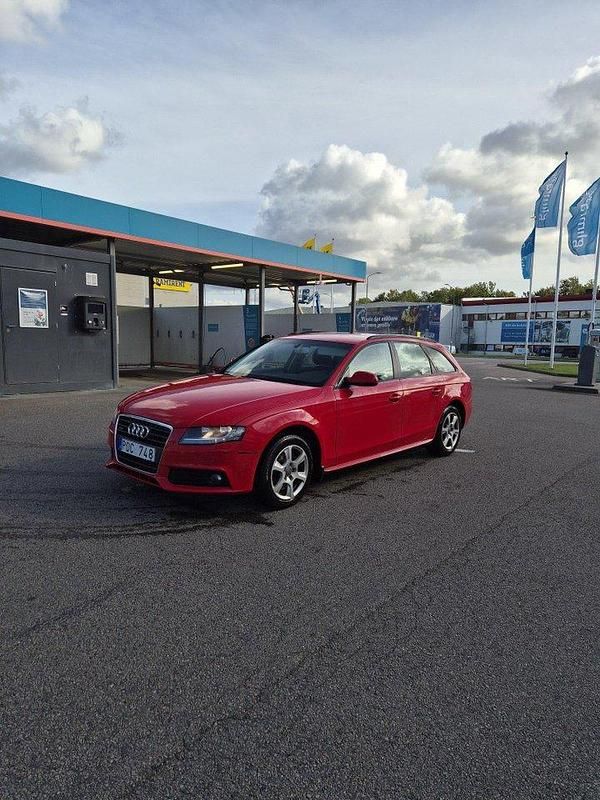 Röd Begagnad 2012 Audi A4 Kombi | 57 000 kr (Bra pris) - Bild 1/4