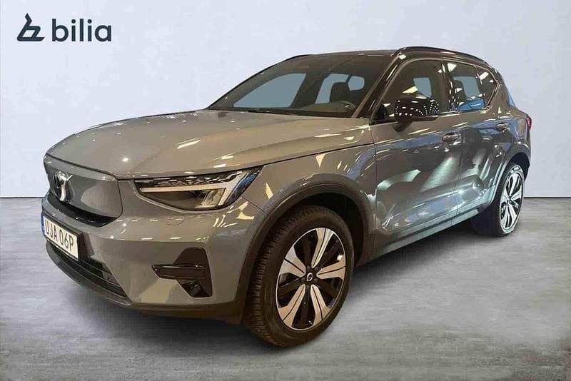 Grå Begagnad 2023 Volvo XC40 Single Motor SUV | 344 900 kr - Bild 1/1