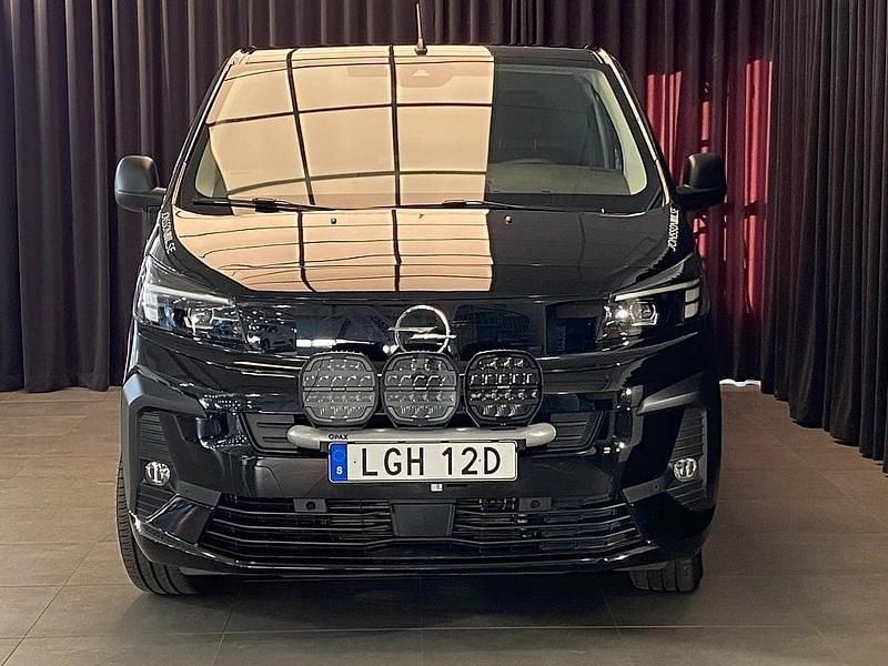 Begagnad Opel Vivaro Elite 180 HK (132 kW) 2025 Svart Minibuss