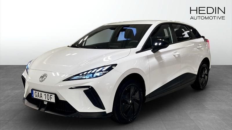 Vit (white) Begagnad 2023 MG MG4 EV Halvkombi | 259 900 kr - Bild 1/4