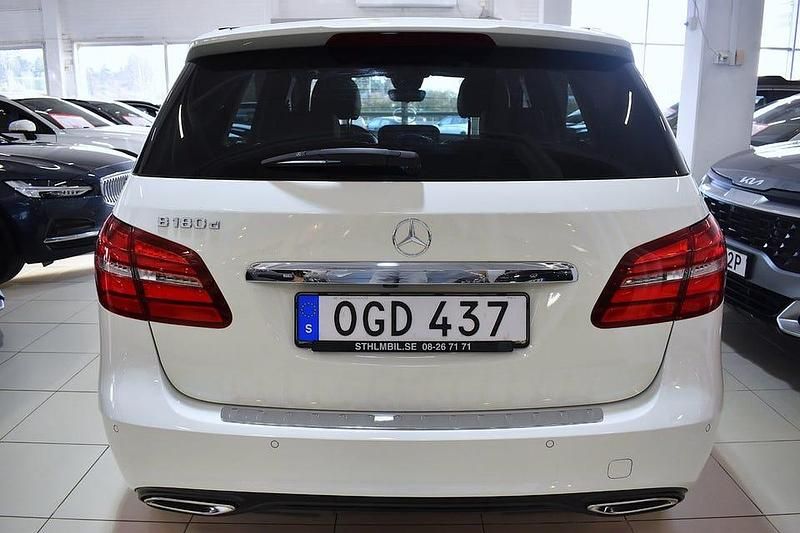 Begagnad Mercedes B180 AMG 109 HK (80 kW) 2016 Vit Minibuss