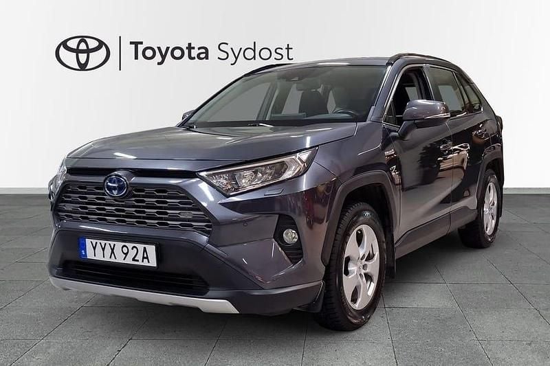 Grå Begagnad 2019 Toyota RAV4 Hybrid Active SUV | 289 000 kr (Marknadspris) - Bild 1/3