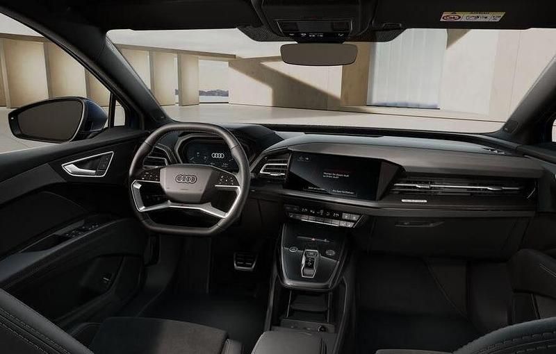 Ny Audi Q4 e-tron S-Line 210 kW (286 HK) 2025 Navarrablå metallic SUV