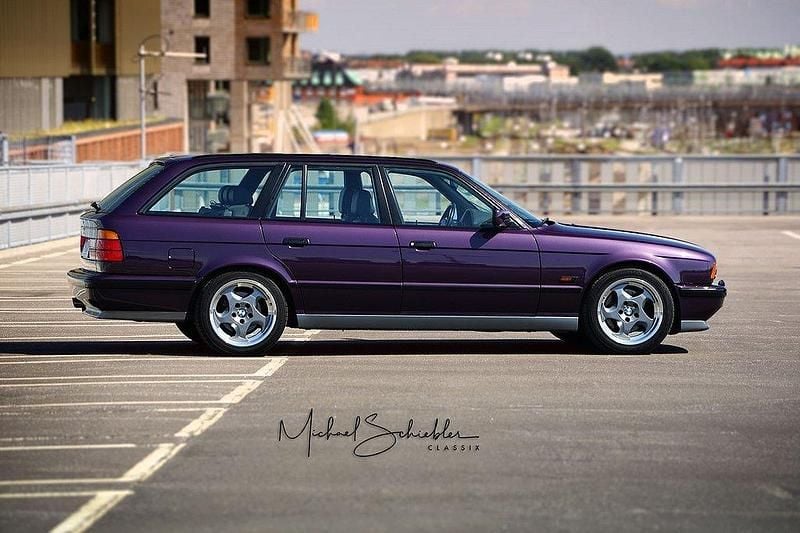 Begagnad BMW M5 340 HK (250 kW) 1993 Violet Kombi