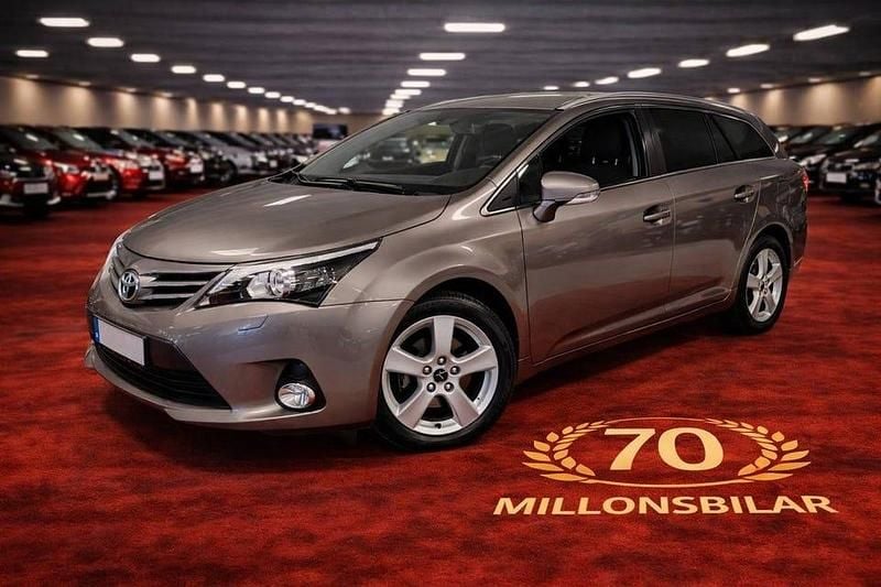 Begagnad Toyota Avensis Active 143 HK (105 kW) 2016 Garde bronze Kombi