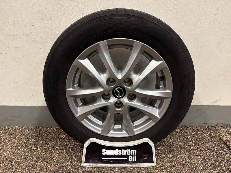 Begagnad Mazda 3 Vision 120 HK (88 kW) 2017 Svart Halvkombi