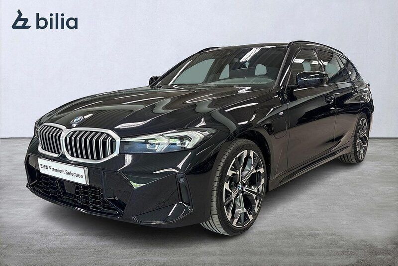 Svart Begagnad 2025 BMW 330e M Sport Kombi | 639 900 kr (Bra pris) - Bild 1/3