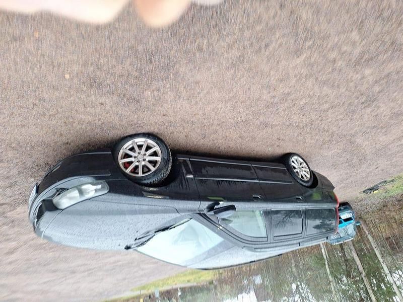 Svart Begagnad 2004 Volvo V70 Kombi | 18 500 kr (Bra pris) - Bild 1/4