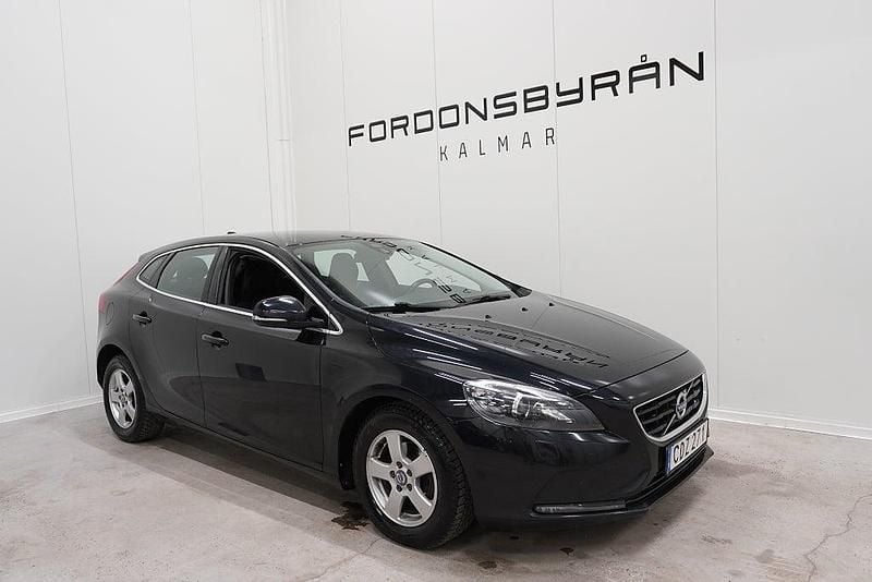 Begagnad Volvo V40 Momentum 116 HK (85 kW) 2014 Svart