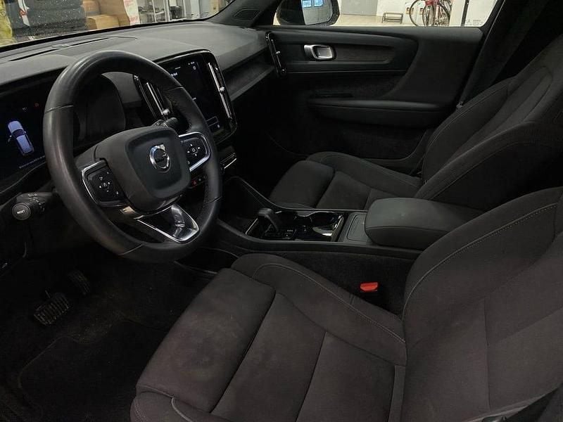 Begagnad Volvo XC40 Single Motor 175 kW (238 HK) 2023 Grå SUV