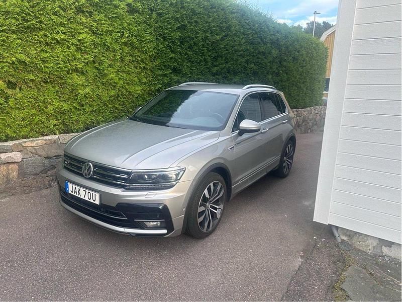 Grå Begagnad 2020 VW Tiguan GT SUV | 215 000 kr (Bra pris) - Bild 1/4