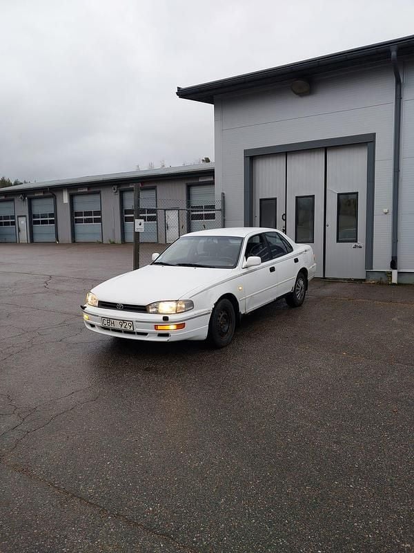 Begagnad 1992 Toyota Camry Sedan | 16 000 kr - Bild 1/4
