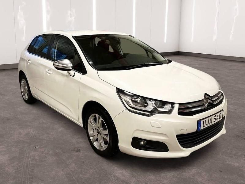 Vit Begagnad 2016 Citroën C4 Halvkombi | 69 900 kr (Marknadspris) - Bild 1/4