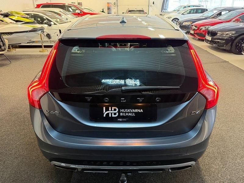 Begagnad Volvo V60 CC Summum 190 HK (139 kW) 2016 Grå Kombi