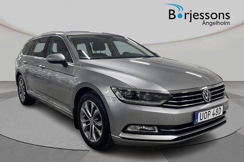 Silver Begagnad 2019 VW Passat Kombi | 209 000 kr (Marknadspris) - Bild 1/4