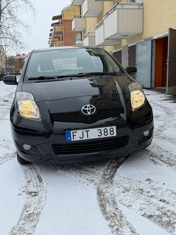 Begagnad Toyota Yaris 99 HK (72 kW) 2011 Halvkombi