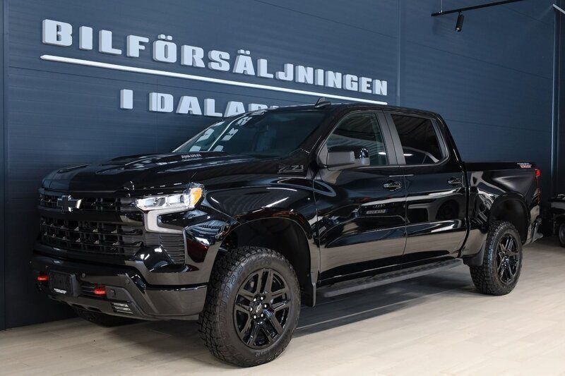 Svart Ny 2025 Chevrolet Silverado Van | 1 099 000 kr (Bra pris) - Bild 1/4