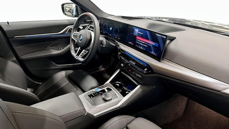 Begagnad BMW i4 Comfort Edition 442 kW (601 HK) 2025 Blå Sedan