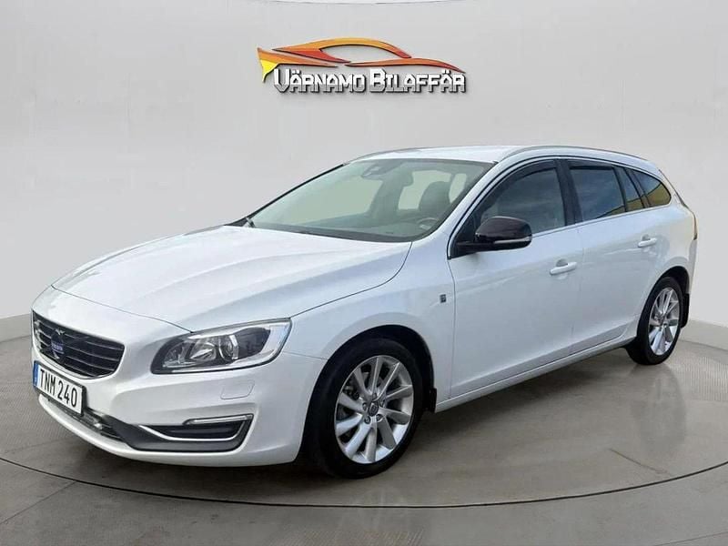 Vit Begagnad 2015 Volvo V60 Ocean Race Kombi | 134 900 kr (Marknadspris) - Bild 1/4