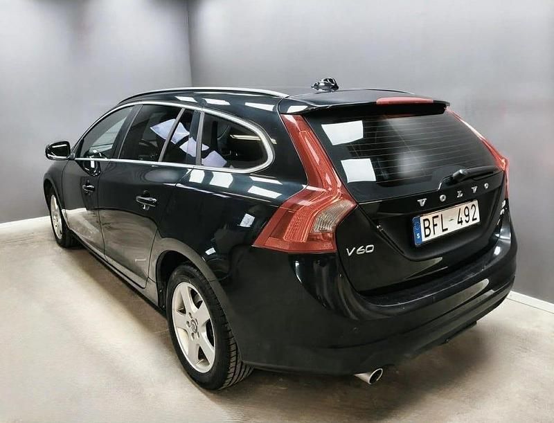 Begagnad Volvo V60 Momentum 205 HK (150 kW) 2013 Svart Kombi