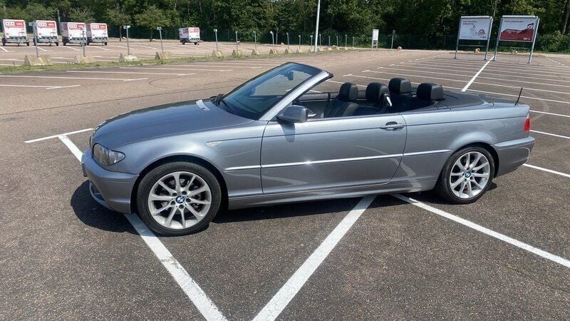 Grå Begagnad 2006 BMW 320 Cabriolet Cab | 110 000 kr (Marknadspris) - Bild 1/4