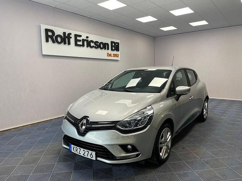 Silver Begagnad 2018 Renault Clio IV Zen Halvkombi | 109 500 kr (Marknadspris) - Bild 1/4